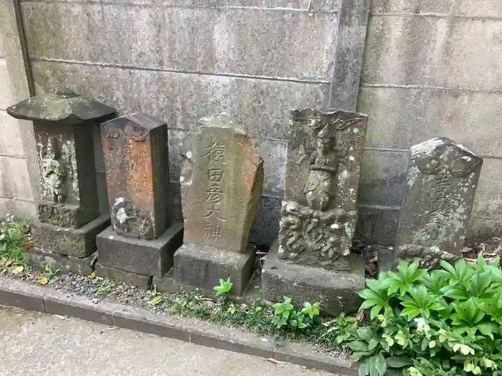 岩窟不動尊(巌窟不動尊/窟堂不動尊/窟堂/岩屋堂)の末社・摂社