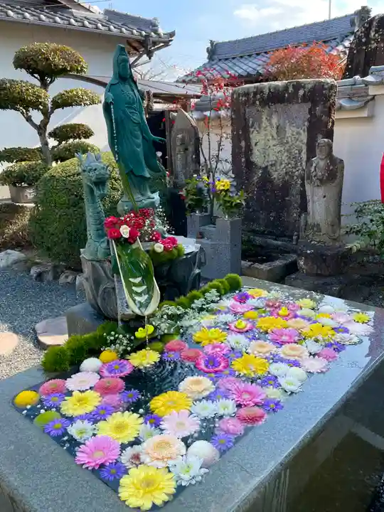 多聞寺の手水舎