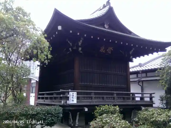 五條天神社の{uncategorized: "未分類", other: "その他", undefined: "問題あり", building: "その他建物", grave: "お墓", sacred_gate: "鳥居", guardian: "狛犬", statue: "像", buddha: "仏像", history: "歴史", nature: "自然", garden: "庭園", animal: "動物", pagoda: "塔", temizu: "手水舎", mountain_gate: "山門・神門", sanctuary: "本殿・本堂", subordinate: "末社・摂社", art: "芸術", scenery: "景色", jizo: "地蔵", ema: "絵馬", goshuin: "御朱印", omikuji: "おみくじ", items: "授与品その他", amulet: "お守り", goshuincho: "御朱印帳", eats: "食事", festival: "お祭り", votive_dance: "神楽", shichigosan: "七五三参", wedding: "結婚式", experience: "体験その他", initially: "初詣", around: "周辺", anti_infection: "感染症対策"}