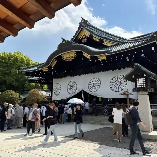 靖國神社の{uncategorized: "未分類", other: "その他", undefined: "問題あり", building: "その他建物", grave: "お墓", sacred_gate: "鳥居", guardian: "狛犬", statue: "像", buddha: "仏像", history: "歴史", nature: "自然", garden: "庭園", animal: "動物", pagoda: "塔", temizu: "手水舎", mountain_gate: "山門・神門", sanctuary: "本殿・本堂", subordinate: "末社・摂社", art: "芸術", scenery: "景色", jizo: "地蔵", ema: "絵馬", goshuin: "御朱印", omikuji: "おみくじ", items: "授与品その他", amulet: "お守り", goshuincho: "御朱印帳", eats: "食事", festival: "お祭り", votive_dance: "神楽", shichigosan: "七五三参", wedding: "結婚式", experience: "体験その他", initially: "初詣", around: "周辺", anti_infection: "感染症対策"}
