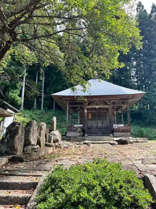 杉沢観音(山形県)