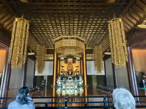 増上寺の{uncategorized: "未分類", other: "その他", undefined: "問題あり", building: "その他建物", grave: "お墓", sacred_gate: "鳥居", guardian: "狛犬", statue: "像", buddha: "仏像", history: "歴史", nature: "自然", garden: "庭園", animal: "動物", pagoda: "塔", temizu: "手水舎", mountain_gate: "山門・神門", sanctuary: "本殿・本堂", subordinate: "末社・摂社", art: "芸術", scenery: "景色", jizo: "地蔵", ema: "絵馬", goshuin: "御朱印", omikuji: "おみくじ", items: "授与品その他", amulet: "お守り", goshuincho: "御朱印帳", eats: "食事", festival: "お祭り", votive_dance: "神楽", shichigosan: "七五三参", wedding: "結婚式", experience: "体験その他", initially: "初詣", around: "周辺", anti_infection: "感染症対策"}
