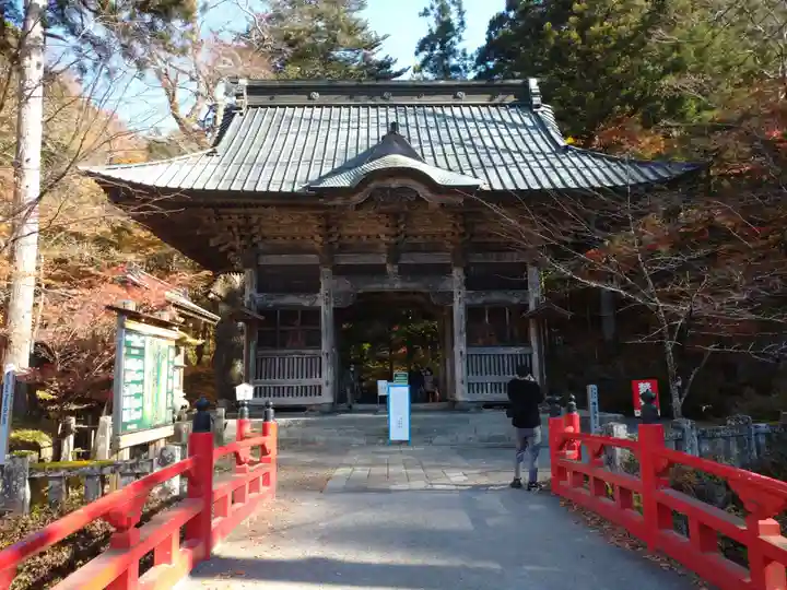 榛名神社の山門・神門