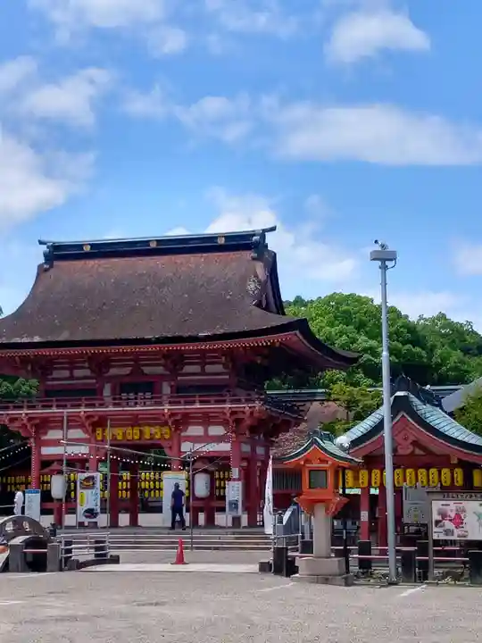 津島神社の山門・神門