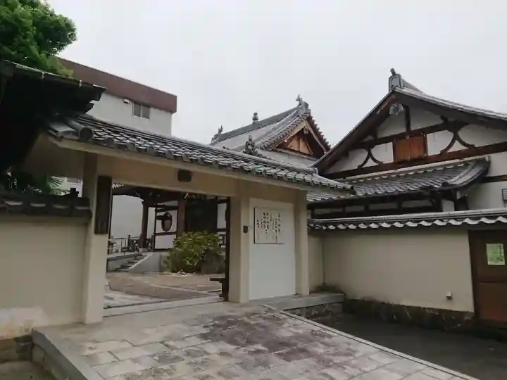 東輪寺の山門・神門