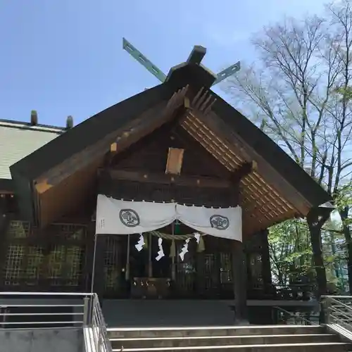 信濃神社の本殿