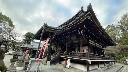 新熊野神社の{uncategorized: "未分類", other: "その他", undefined: "問題あり", building: "その他建物", grave: "お墓", sacred_gate: "鳥居", guardian: "狛犬", statue: "像", buddha: "仏像", history: "歴史", nature: "自然", garden: "庭園", animal: "動物", pagoda: "塔", temizu: "手水舎", mountain_gate: "山門・神門", sanctuary: "本殿・本堂", subordinate: "末社・摂社", art: "芸術", scenery: "景色", jizo: "地蔵", ema: "絵馬", goshuin: "御朱印", omikuji: "おみくじ", items: "授与品その他", amulet: "お守り", goshuincho: "御朱印帳", eats: "食事", festival: "お祭り", votive_dance: "神楽", shichigosan: "七五三参", wedding: "結婚式", experience: "体験その他", initially: "初詣", around: "周辺", anti_infection: "感染症対策"}