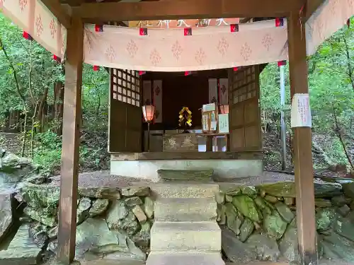 宝登山神社の末社