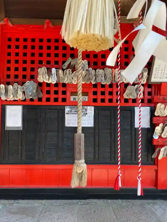 子神社の{uncategorized: "未分類", other: "その他", undefined: "問題あり", building: "その他建物", grave: "お墓", sacred_gate: "鳥居", guardian: "狛犬", statue: "像", buddha: "仏像", history: "歴史", nature: "自然", garden: "庭園", animal: "動物", pagoda: "塔", temizu: "手水舎", mountain_gate: "山門・神門", sanctuary: "本殿・本堂", subordinate: "末社・摂社", art: "芸術", scenery: "景色", jizo: "地蔵", ema: "絵馬", goshuin: "御朱印", omikuji: "おみくじ", items: "授与品その他", amulet: "お守り", goshuincho: "御朱印帳", eats: "食事", festival: "お祭り", votive_dance: "神楽", shichigosan: "七五三参", wedding: "結婚式", experience: "体験その他", initially: "初詣", around: "周辺", anti_infection: "感染症対策"}