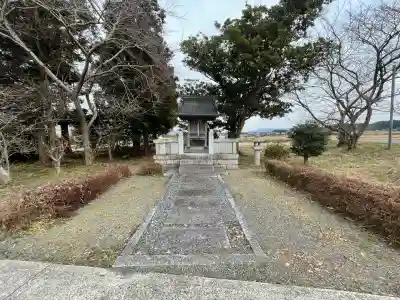 三輪神社の{uncategorized: "未分類", other: "その他", undefined: "問題あり", building: "その他建物", grave: "お墓", sacred_gate: "鳥居", guardian: "狛犬", statue: "像", buddha: "仏像", history: "歴史", nature: "自然", garden: "庭園", animal: "動物", pagoda: "塔", temizu: "手水舎", mountain_gate: "山門・神門", sanctuary: "本殿・本堂", subordinate: "末社・摂社", art: "芸術", scenery: "景色", jizo: "地蔵", ema: "絵馬", goshuin: "御朱印", omikuji: "おみくじ", items: "授与品その他", amulet: "お守り", goshuincho: "御朱印帳", eats: "食事", festival: "お祭り", votive_dance: "神楽", shichigosan: "七五三参", wedding: "結婚式", experience: "体験その他", initially: "初詣", around: "周辺", anti_infection: "感染症対策"}