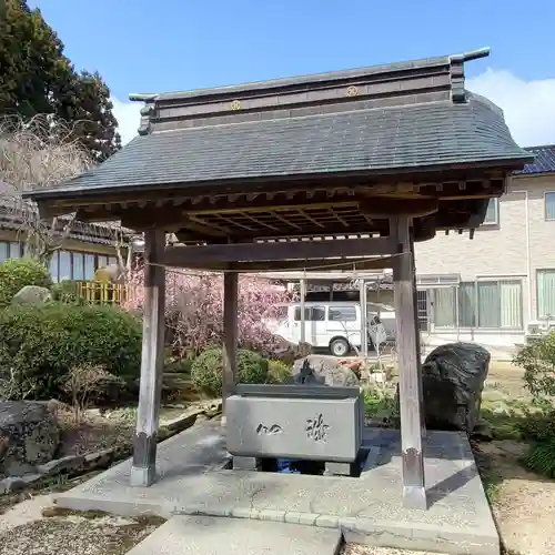 伊夜比咩神社の手水舎