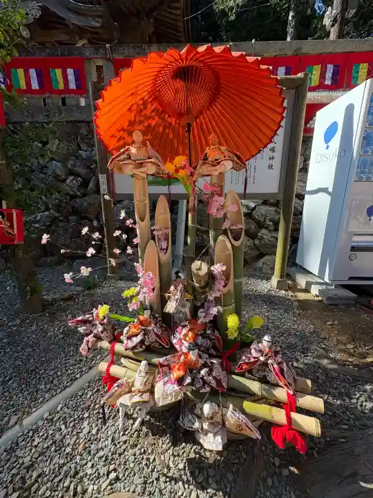 坂本八幡神社の{uncategorized: "未分類", other: "その他", undefined: "問題あり", building: "その他建物", grave: "お墓", sacred_gate: "鳥居", guardian: "狛犬", statue: "像", buddha: "仏像", history: "歴史", nature: "自然", garden: "庭園", animal: "動物", pagoda: "塔", temizu: "手水舎", mountain_gate: "山門・神門", sanctuary: "本殿・本堂", subordinate: "末社・摂社", art: "芸術", scenery: "景色", jizo: "地蔵", ema: "絵馬", goshuin: "御朱印", omikuji: "おみくじ", items: "授与品その他", amulet: "お守り", goshuincho: "御朱印帳", eats: "食事", festival: "お祭り", votive_dance: "神楽", shichigosan: "七五三参", wedding: "結婚式", experience: "体験その他", initially: "初詣", around: "周辺", anti_infection: "感染症対策"}