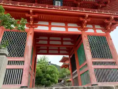 清水寺の山門・神門