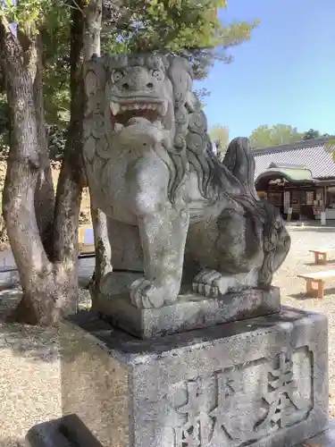 上地八幡宮の狛犬