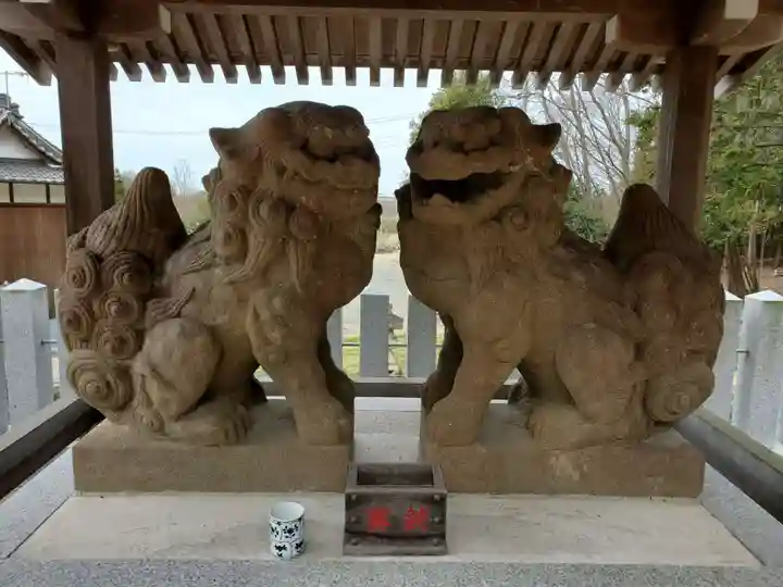 櫨谷神社の狛犬
