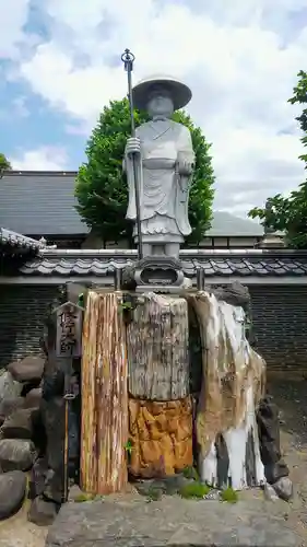 金剛寺の像