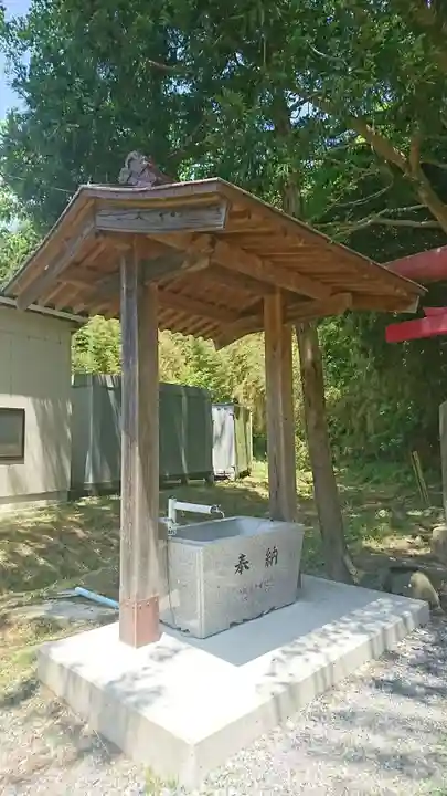 長石稲荷神社の手水舎