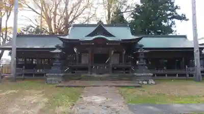 諏訪護国神社の本殿・本堂