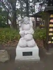 戸部杉山神社の像
