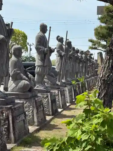 赤穂大石神社の{uncategorized: "未分類", other: "その他", undefined: "問題あり", building: "その他建物", grave: "お墓", sacred_gate: "鳥居", guardian: "狛犬", statue: "像", buddha: "仏像", history: "歴史", nature: "自然", garden: "庭園", animal: "動物", pagoda: "塔", temizu: "手水舎", mountain_gate: "山門・神門", sanctuary: "本殿・本堂", subordinate: "末社・摂社", art: "芸術", scenery: "景色", jizo: "地蔵", ema: "絵馬", goshuin: "御朱印", omikuji: "おみくじ", items: "授与品その他", amulet: "お守り", goshuincho: "御朱印帳", eats: "食事", festival: "お祭り", votive_dance: "神楽", shichigosan: "七五三参", wedding: "結婚式", experience: "体験その他", initially: "初詣", around: "周辺", anti_infection: "感染症対策"}