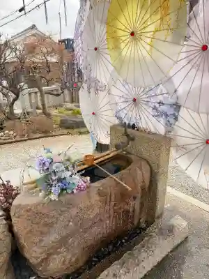 水堂須佐男神社の{uncategorized: "未分類", other: "その他", undefined: "問題あり", building: "その他建物", grave: "お墓", sacred_gate: "鳥居", guardian: "狛犬", statue: "像", buddha: "仏像", history: "歴史", nature: "自然", garden: "庭園", animal: "動物", pagoda: "塔", temizu: "手水舎", mountain_gate: "山門・神門", sanctuary: "本殿・本堂", subordinate: "末社・摂社", art: "芸術", scenery: "景色", jizo: "地蔵", ema: "絵馬", goshuin: "御朱印", omikuji: "おみくじ", items: "授与品その他", amulet: "お守り", goshuincho: "御朱印帳", eats: "食事", festival: "お祭り", votive_dance: "神楽", shichigosan: "七五三参", wedding: "結婚式", experience: "体験その他", initially: "初詣", around: "周辺", anti_infection: "感染症対策"}