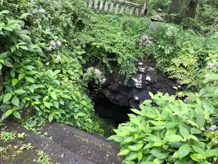 人穴浅間神社(静岡県)