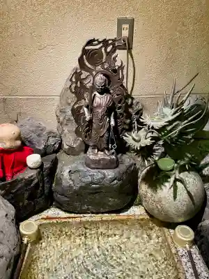 三瀧山不動院の手水舎