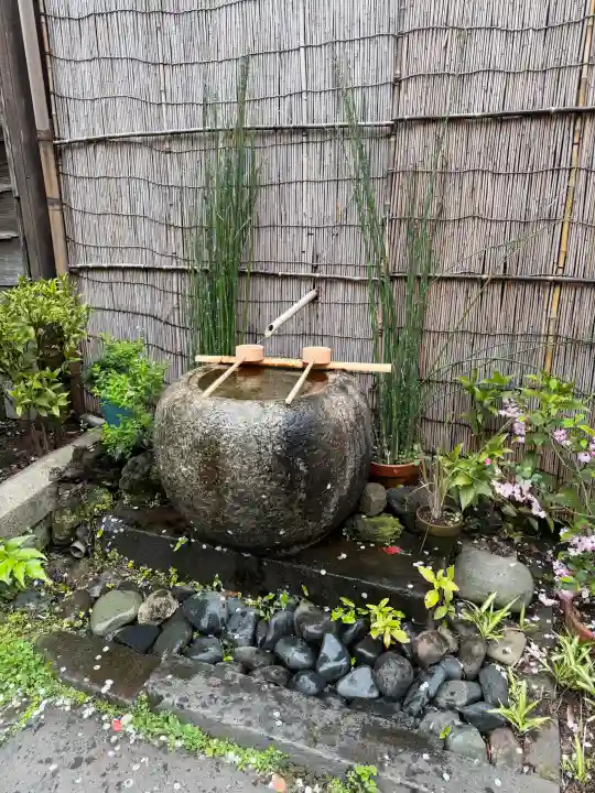 大綱金刀比羅神社の{uncategorized: "未分類", other: "その他", undefined: "問題あり", building: "その他建物", grave: "お墓", sacred_gate: "鳥居", guardian: "狛犬", statue: "像", buddha: "仏像", history: "歴史", nature: "自然", garden: "庭園", animal: "動物", pagoda: "塔", temizu: "手水舎", mountain_gate: "山門・神門", sanctuary: "本殿・本堂", subordinate: "末社・摂社", art: "芸術", scenery: "景色", jizo: "地蔵", ema: "絵馬", goshuin: "御朱印", omikuji: "おみくじ", items: "授与品その他", amulet: "お守り", goshuincho: "御朱印帳", eats: "食事", festival: "お祭り", votive_dance: "神楽", shichigosan: "七五三参", wedding: "結婚式", experience: "体験その他", initially: "初詣", around: "周辺", anti_infection: "感染症対策"}