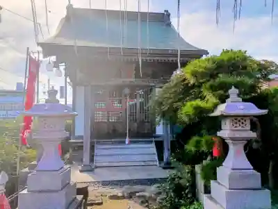 楠森稲荷神社の{uncategorized: "未分類", other: "その他", undefined: "問題あり", building: "その他建物", grave: "お墓", sacred_gate: "鳥居", guardian: "狛犬", statue: "像", buddha: "仏像", history: "歴史", nature: "自然", garden: "庭園", animal: "動物", pagoda: "塔", temizu: "手水舎", mountain_gate: "山門・神門", sanctuary: "本殿・本堂", subordinate: "末社・摂社", art: "芸術", scenery: "景色", jizo: "地蔵", ema: "絵馬", goshuin: "御朱印", omikuji: "おみくじ", items: "授与品その他", amulet: "お守り", goshuincho: "御朱印帳", eats: "食事", festival: "お祭り", votive_dance: "神楽", shichigosan: "七五三参", wedding: "結婚式", experience: "体験その他", initially: "初詣", around: "周辺", anti_infection: "感染症対策"}