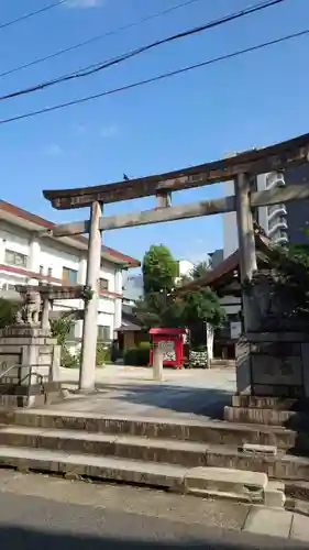 三輪神社の鳥居