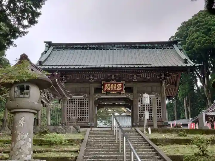身延山奥之院思親閣の山門・神門