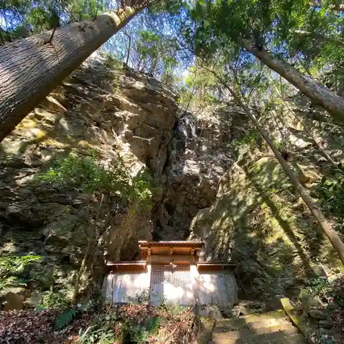 岩戸神社の本殿