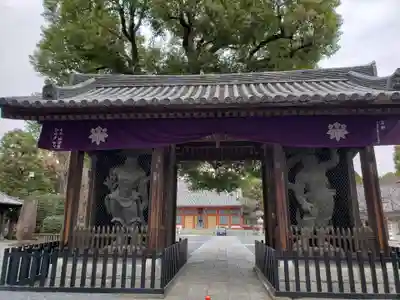 宝仙寺の山門・神門