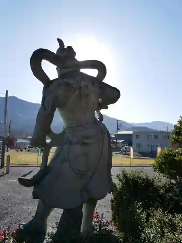 常泉寺の像