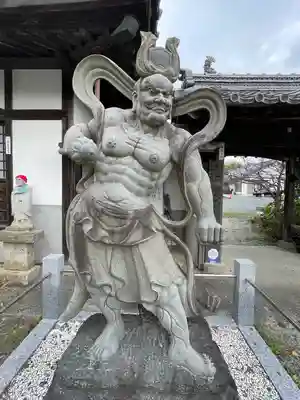 祇園山 徳城寺の像