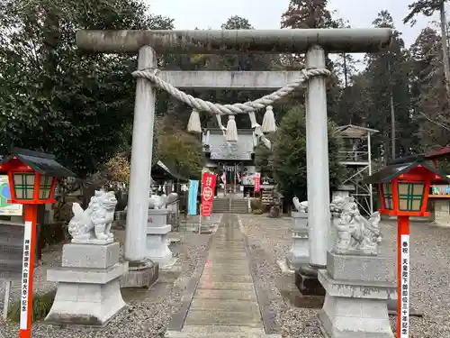 磐裂根裂神社の鳥居