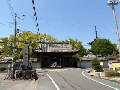 斑鳩寺の{uncategorized: "未分類", other: "その他", undefined: "問題あり", building: "その他建物", grave: "お墓", sacred_gate: "鳥居", guardian: "狛犬", statue: "像", buddha: "仏像", history: "歴史", nature: "自然", garden: "庭園", animal: "動物", pagoda: "塔", temizu: "手水舎", mountain_gate: "山門・神門", sanctuary: "本殿・本堂", subordinate: "末社・摂社", art: "芸術", scenery: "景色", jizo: "地蔵", ema: "絵馬", goshuin: "御朱印", omikuji: "おみくじ", items: "授与品その他", amulet: "お守り", goshuincho: "御朱印帳", eats: "食事", festival: "お祭り", votive_dance: "神楽", shichigosan: "七五三参", wedding: "結婚式", experience: "体験その他", initially: "初詣", around: "周辺", anti_infection: "感染症対策"}