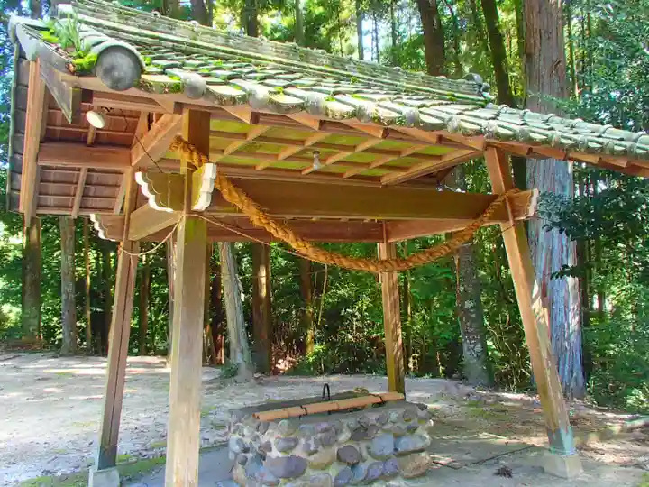 佐々良木武並神社の手水舎