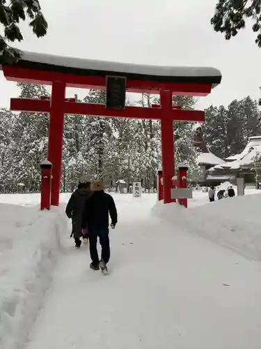 出羽神社(出羽三山神社)～三神合祭殿～の鳥居