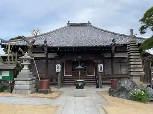 花蔵院の本殿・本堂