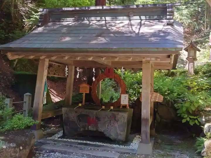 大嶽山那賀都神社(山梨県)