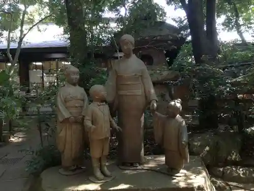 駒木諏訪神社の像