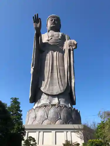 東本願寺本廟 牛久浄苑（牛久大仏）の仏像