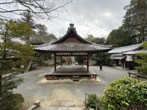 石座神社の{uncategorized: "未分類", other: "その他", undefined: "問題あり", building: "その他建物", grave: "お墓", sacred_gate: "鳥居", guardian: "狛犬", statue: "像", buddha: "仏像", history: "歴史", nature: "自然", garden: "庭園", animal: "動物", pagoda: "塔", temizu: "手水舎", mountain_gate: "山門・神門", sanctuary: "本殿・本堂", subordinate: "末社・摂社", art: "芸術", scenery: "景色", jizo: "地蔵", ema: "絵馬", goshuin: "御朱印", omikuji: "おみくじ", items: "授与品その他", amulet: "お守り", goshuincho: "御朱印帳", eats: "食事", festival: "お祭り", votive_dance: "神楽", shichigosan: "七五三参", wedding: "結婚式", experience: "体験その他", initially: "初詣", around: "周辺", anti_infection: "感染症対策"}