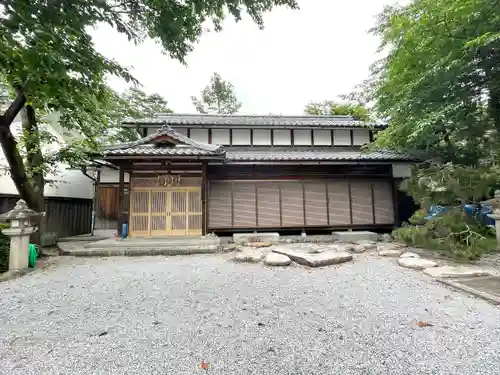 在士八幡神社の建物その他