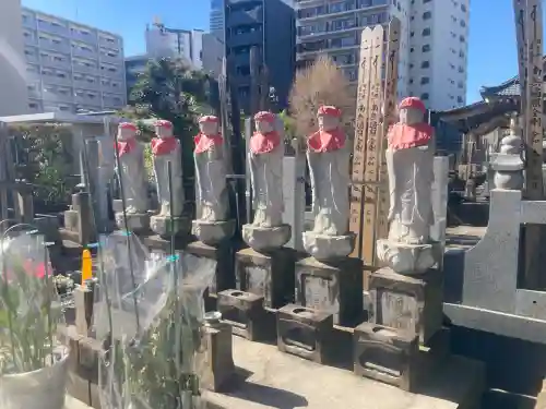 普門寺の{uncategorized: "未分類", other: "その他", undefined: "問題あり", building: "その他建物", grave: "お墓", sacred_gate: "鳥居", guardian: "狛犬", statue: "像", buddha: "仏像", history: "歴史", nature: "自然", garden: "庭園", animal: "動物", pagoda: "塔", temizu: "手水舎", mountain_gate: "山門・神門", sanctuary: "本殿・本堂", subordinate: "末社・摂社", art: "芸術", scenery: "景色", jizo: "地蔵", ema: "絵馬", goshuin: "御朱印", omikuji: "おみくじ", items: "授与品その他", amulet: "お守り", goshuincho: "御朱印帳", eats: "食事", festival: "お祭り", votive_dance: "神楽", shichigosan: "七五三参", wedding: "結婚式", experience: "体験その他", initially: "初詣", around: "周辺", anti_infection: "感染症対策"}