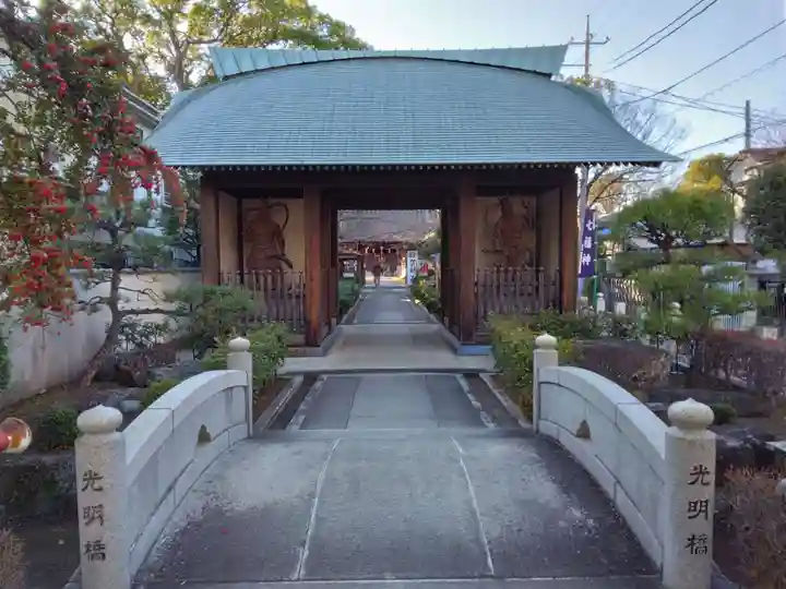 西明寺の山門・神門