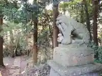 顕國魂神社の狛犬