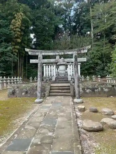 月照寺の{uncategorized: "未分類", other: "その他", undefined: "問題あり", building: "その他建物", grave: "お墓", sacred_gate: "鳥居", guardian: "狛犬", statue: "像", buddha: "仏像", history: "歴史", nature: "自然", garden: "庭園", animal: "動物", pagoda: "塔", temizu: "手水舎", mountain_gate: "山門・神門", sanctuary: "本殿・本堂", subordinate: "末社・摂社", art: "芸術", scenery: "景色", jizo: "地蔵", ema: "絵馬", goshuin: "御朱印", omikuji: "おみくじ", items: "授与品その他", amulet: "お守り", goshuincho: "御朱印帳", eats: "食事", festival: "お祭り", votive_dance: "神楽", shichigosan: "七五三参", wedding: "結婚式", experience: "体験その他", initially: "初詣", around: "周辺", anti_infection: "感染症対策"}