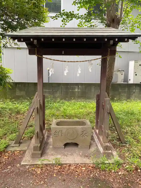 下石原八幡神社の手水舎